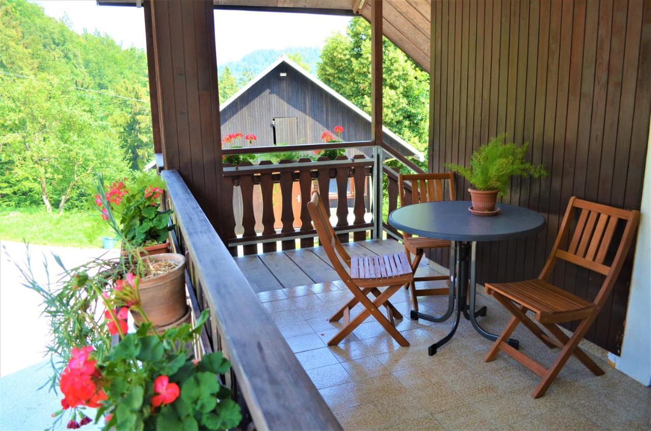 Healing Farm Apartment Gorenja Vas  Luaran gambar