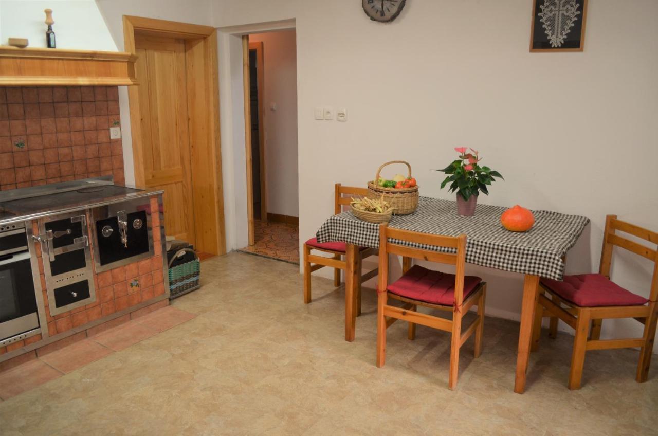 Healing Farm Apartment Gorenja Vas  Luaran gambar