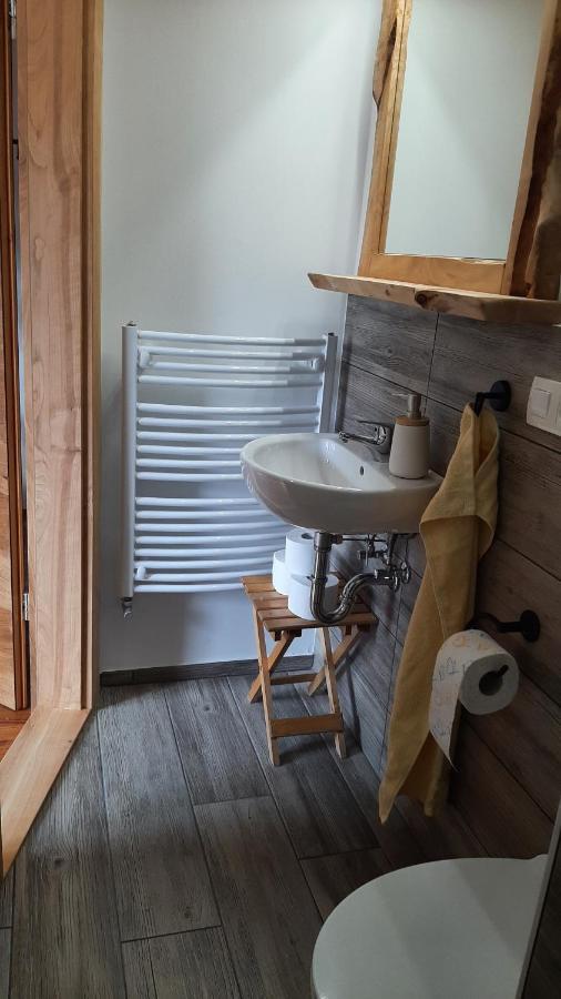 Healing Farm Apartment Gorenja Vas  Luaran gambar
