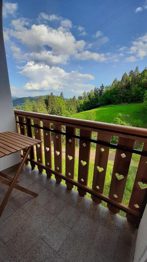 Healing Farm Apartment Gorenja Vas  Luaran gambar