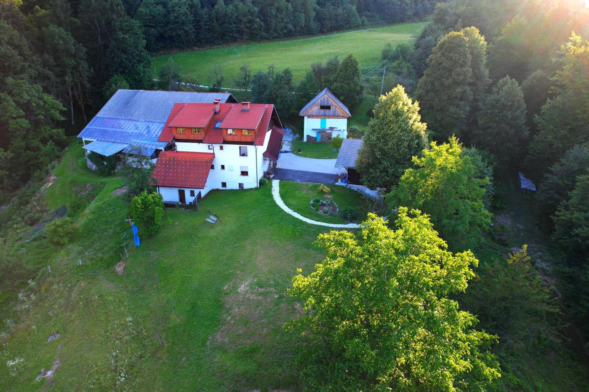 Healing Farm Apartment Gorenja Vas  Luaran gambar