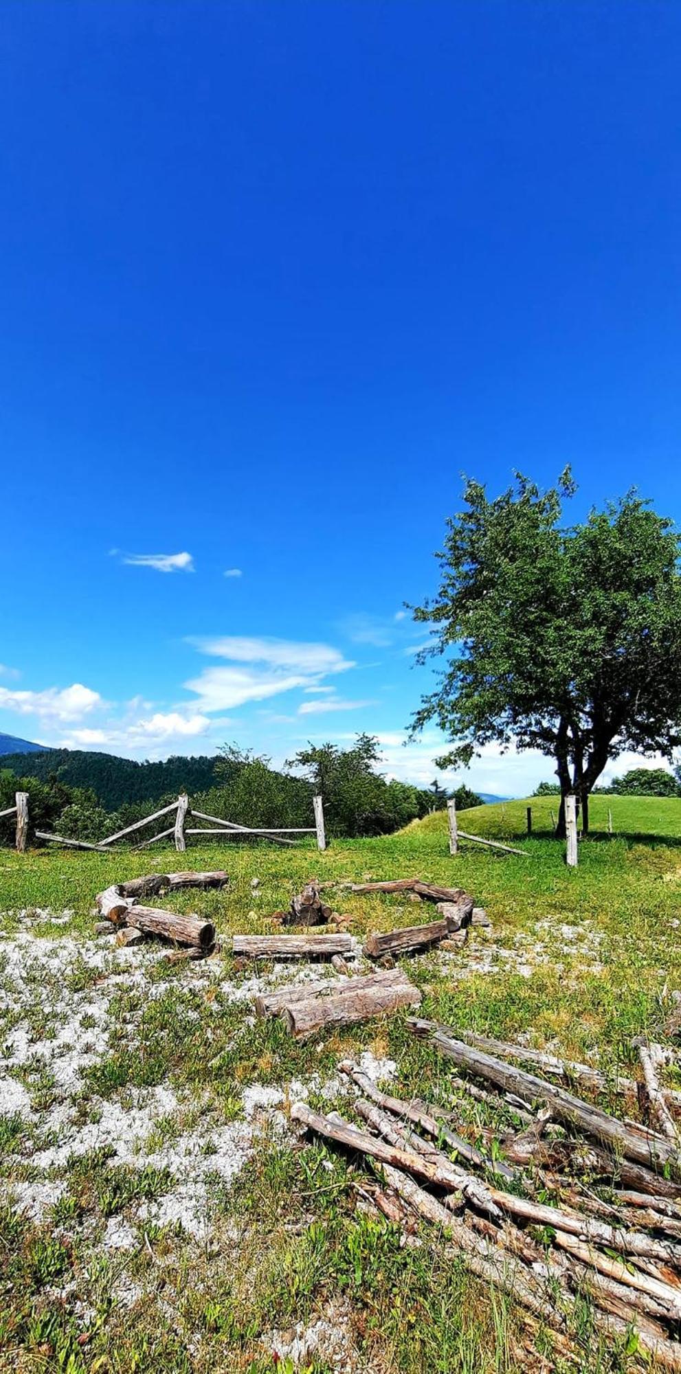 Healing Farm Apartment Gorenja Vas  Luaran gambar